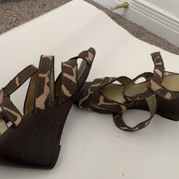 Brown Kelly and Katie heels - Picture 6 of 17